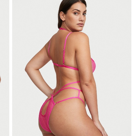 VICTORIA SECRET Very Sexy
Fishnet Mesh Unlined Strappy Teddy - Picture 4 of 9